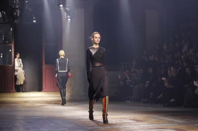 Look 12